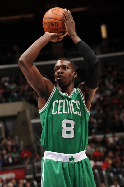 小李起初对 小李起初对